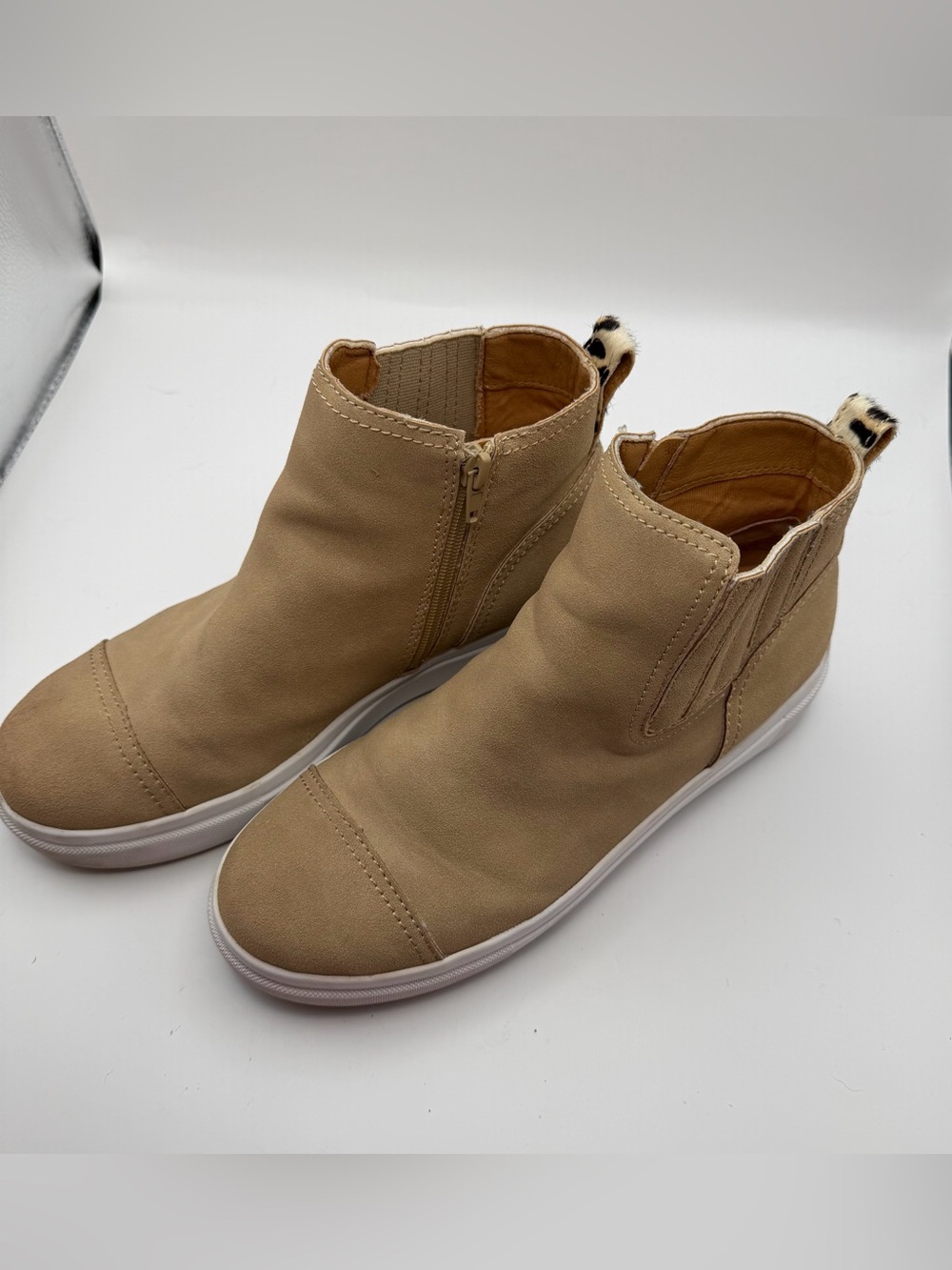 Yellow Box Tan Leopard Boho Western Ankle Sneaker Booties Women’s Size 8.5